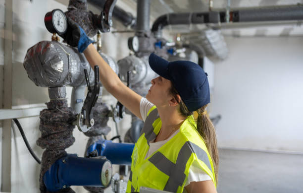 Best Emergency Plumber  in Hooks, TX